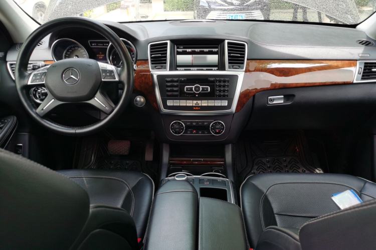 Used Mercedes-Benz GL-Class  Center Console