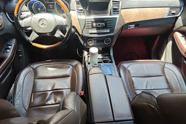 Used Mercedes-Benz GL-Class 2013 GL 500 4MATIC Center Console