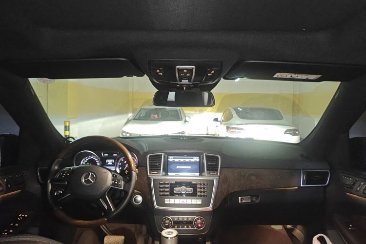 Used Mercedes-Benz GL-Class 2013 GL 500 4MATIC Center Console
