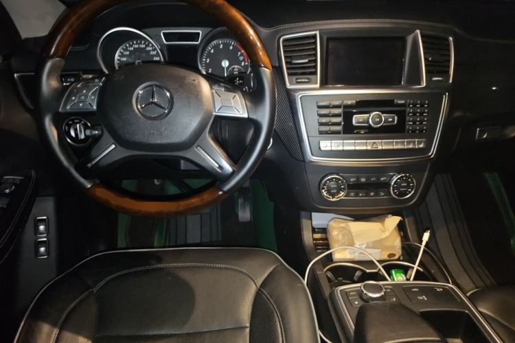Used Mercedes-Benz GL-Class  Center Console