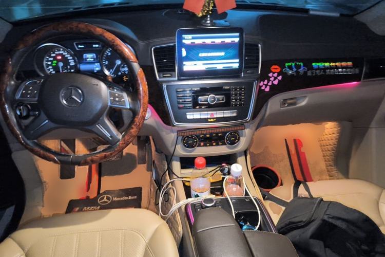 Used Mercedes-Benz GL-Class  Center Console