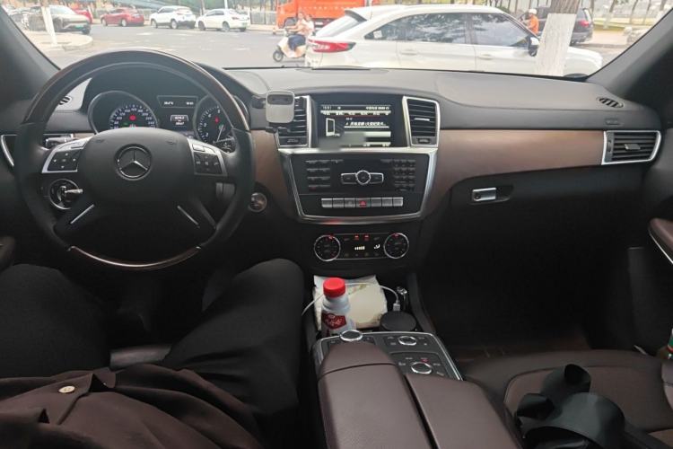 Used Mercedes-Benz GL-Class 2013 GL 500 4MATIC Center Console