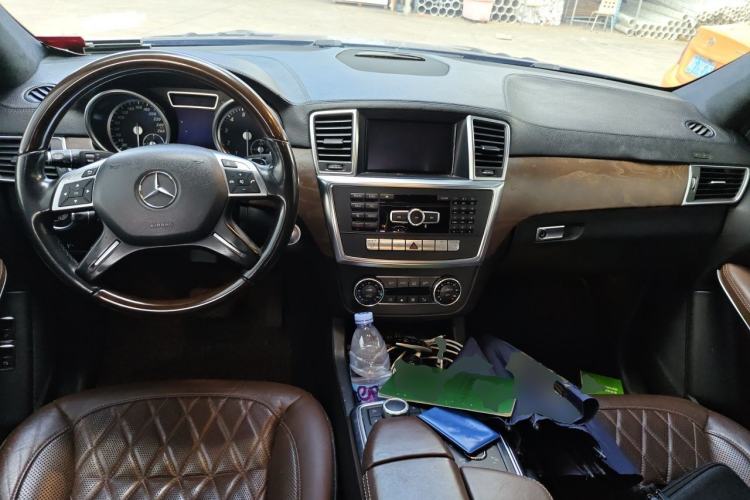 Used Mercedes-Benz GL-Class 2013 GL 500 4MATIC Center Console