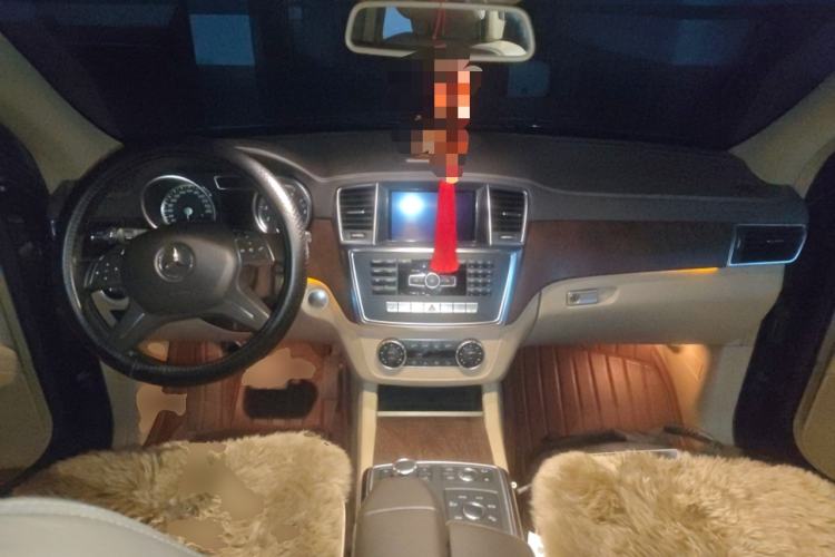 Used Mercedes-Benz GL-Class 2013 GL 500 4MATIC Center Console