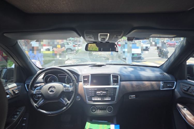 Used Mercedes-Benz GL-Class 2013 GL 500 4MATIC Center Console