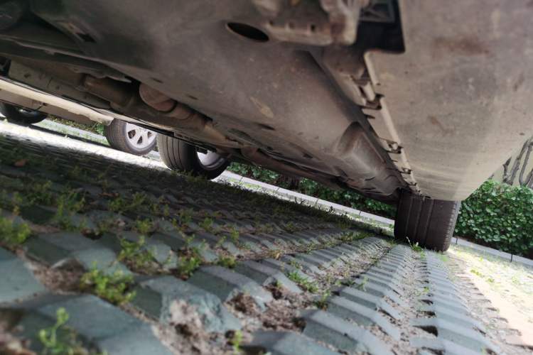 Used Mercedes-Benz GL-Class  Chassis Front Left