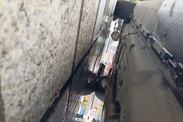 Used Mercedes-Benz GL-Class  Chassis Front Right