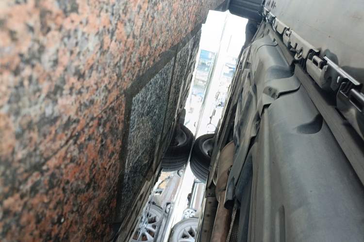 Used Mercedes-Benz GL-Class  Chassis Rear Left