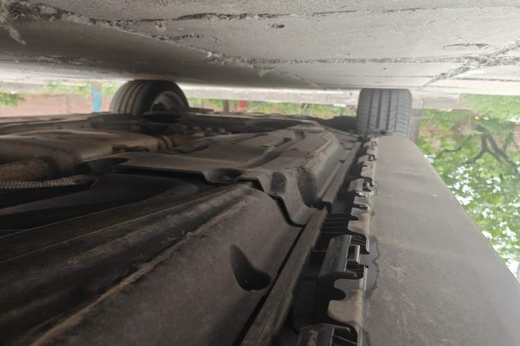 Used Mercedes-Benz GL-Class 2013 GL 500 4MATIC Chassis Rear Left