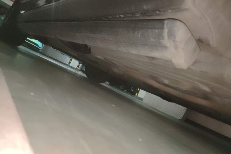 Used Mercedes-Benz GL-Class  Chassis Rear Left