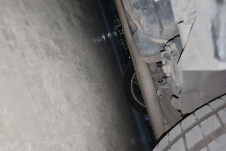Used Mercedes-Benz GL-Class  Chassis Rear Left