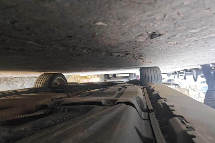 Used Mercedes-Benz GL-Class 2013 GL 500 4MATIC Chassis Rear Left