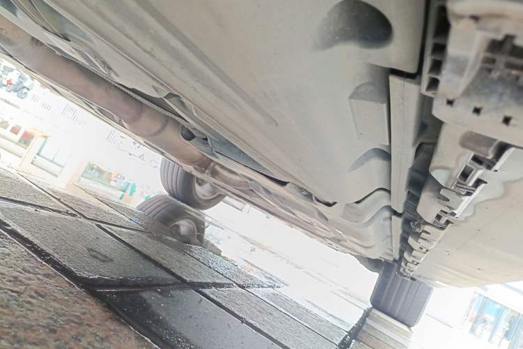 Used Mercedes-Benz GL-Class  Chassis Rear Right