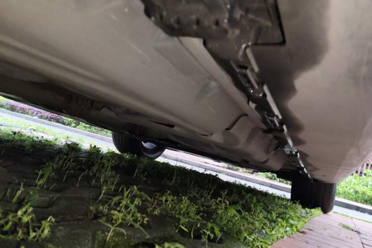 Used Mercedes-Benz GL-Class  Chassis Rear Right