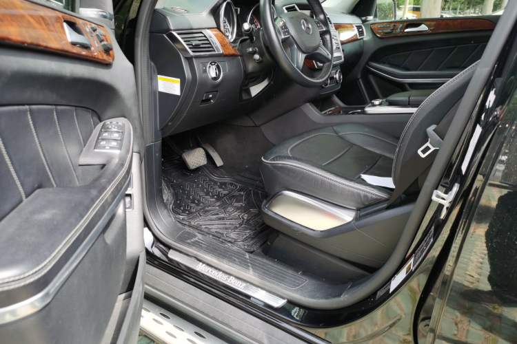 Used Mercedes-Benz GL-Class  Driver Seat