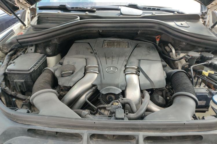 Used Mercedes-Benz GL-Class 2013 GL 500 4MATIC Engine Bay