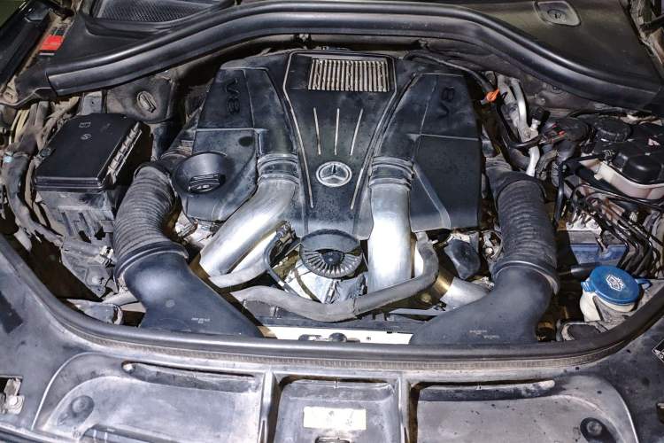 Used Mercedes-Benz GL-Class 2013 GL 500 4MATIC Engine Bay