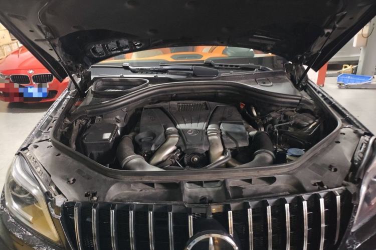 Used Mercedes-Benz GL-Class  Engine Bay