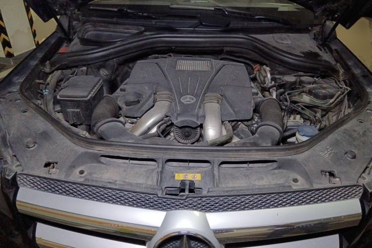 Used Mercedes-Benz GL-Class 2013 GL 500 4MATIC Engine Bay