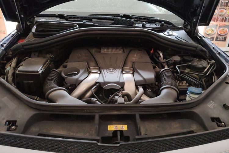Used Mercedes-Benz GL-Class 2013 GL 500 4MATIC Engine Bay
