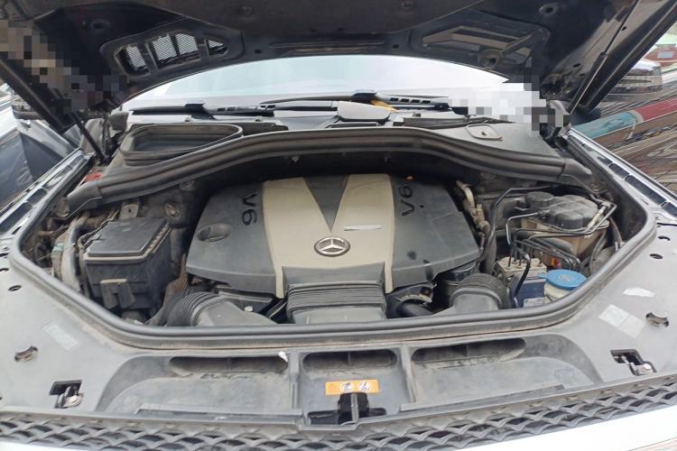 Used Mercedes-Benz GL-Class  Engine Bay