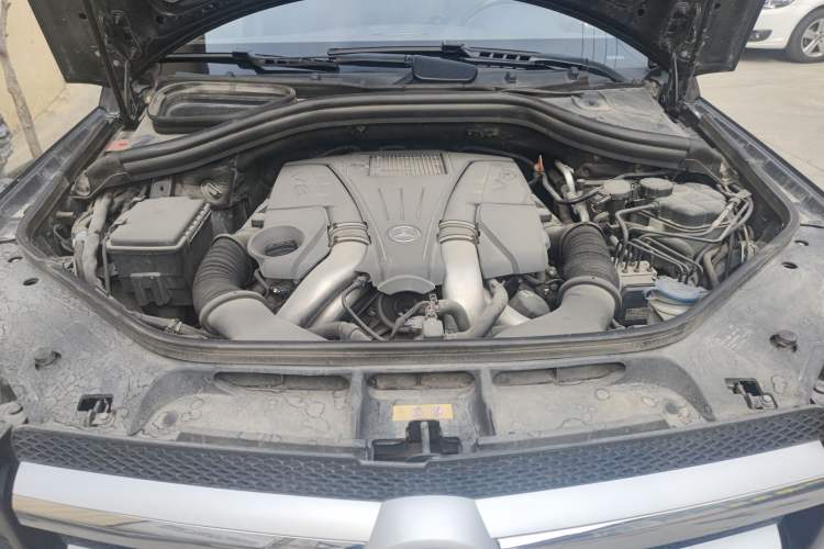 Used Mercedes-Benz GL-Class 2013 GL 500 4MATIC Engine Bay