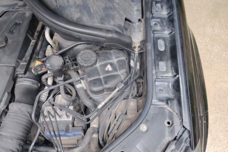 Used Mercedes-Benz GL-Class 2013 GL 500 4MATIC Engine Bay Left