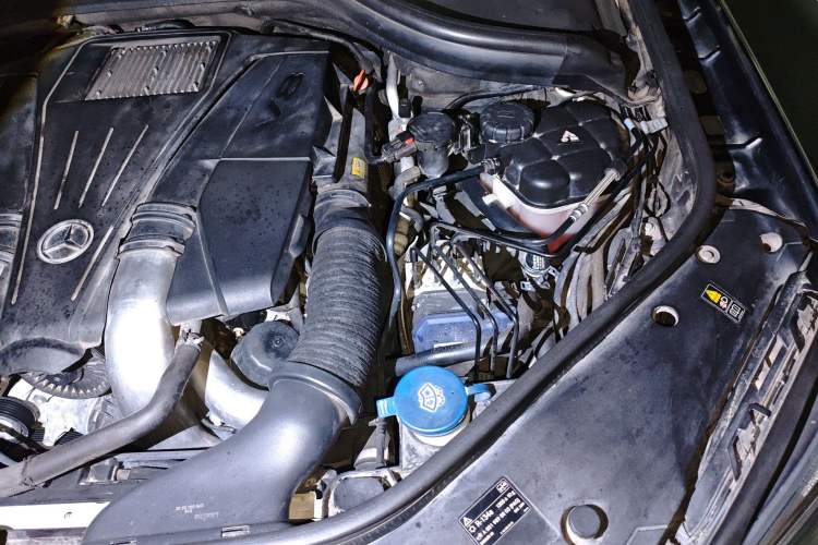 Used Mercedes-Benz GL-Class 2013 GL 500 4MATIC Engine Bay Left