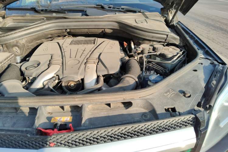Used Mercedes-Benz GL-Class 2013 GL 500 4MATIC Engine Bay Left