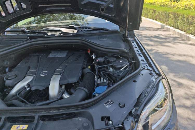 Used Mercedes-Benz GL-Class 2013 GL 500 4MATIC Engine Bay Left
