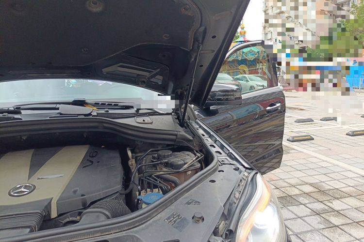 Used Mercedes-Benz GL-Class  Engine Bay Left
