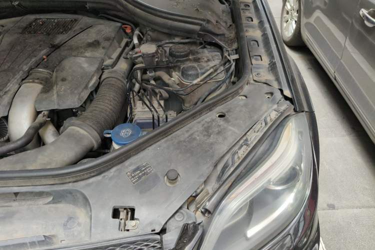 Used Mercedes-Benz GL-Class 2013 GL 500 4MATIC Engine Bay Left