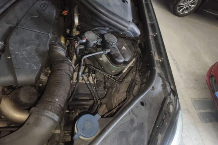 Used Mercedes-Benz GL-Class 2013 GL 500 4MATIC Engine Bay Left