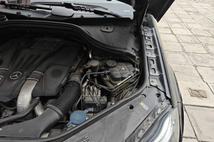 Used Mercedes-Benz GL-Class 2013 GL 500 4MATIC Engine Bay Left