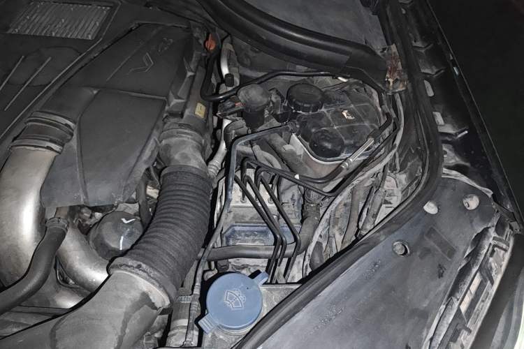 Used Mercedes-Benz GL-Class 2013 GL 500 4MATIC Engine Bay Left