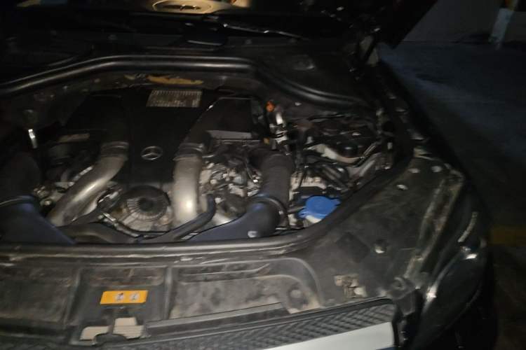 Used Mercedes-Benz GL-Class  Engine Bay Left