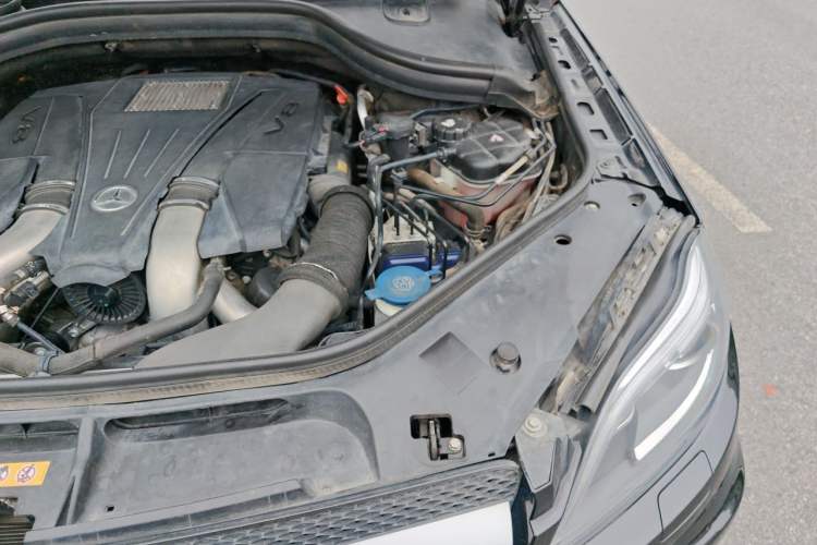 Used Mercedes-Benz GL-Class 2013 GL 500 4MATIC Engine Bay Left