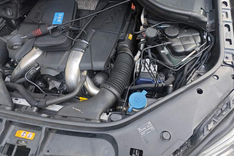 Used Mercedes-Benz GL-Class 2013 GL 500 4MATIC Engine Bay Left