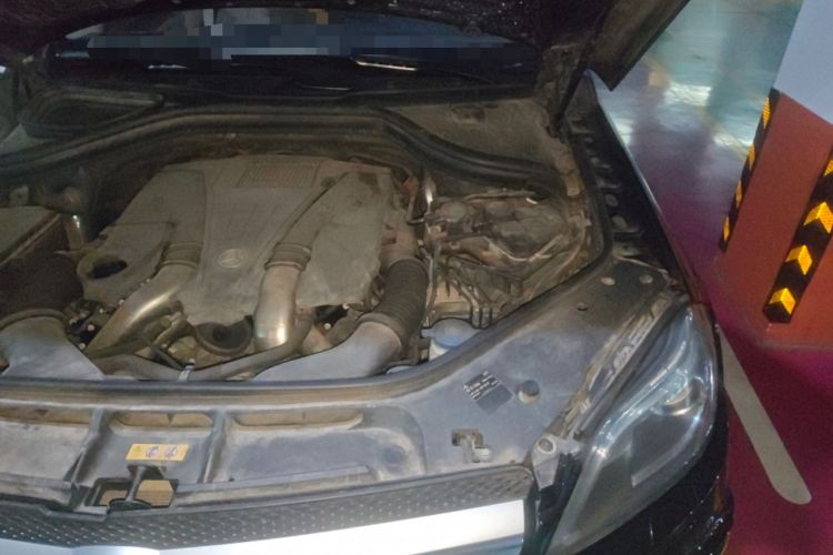Used Mercedes-Benz GL-Class 2013 GL 500 4MATIC Engine Bay Left