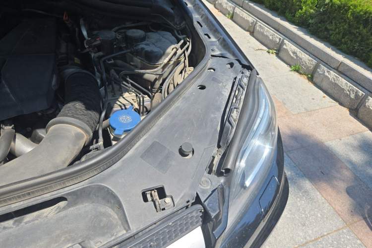 Used Mercedes-Benz GL-Class 2013 GL 500 4MATIC Engine Bay Left