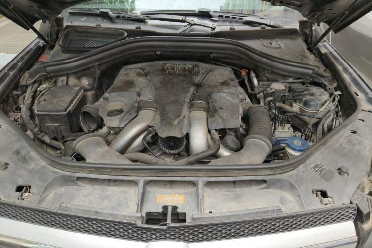 Used Mercedes-Benz GL-Class 2013 GL 500 4MATIC Engine Bay
