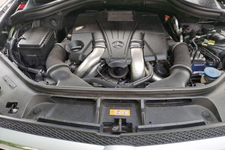Used Mercedes-Benz GL-Class  Engine Bay