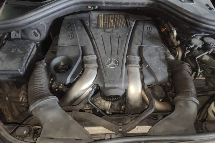 Used Mercedes-Benz GL-Class 2013 GL 500 4MATIC Engine Bay
