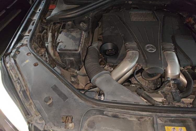 Used Mercedes-Benz GL-Class 2013 GL 500 4MATIC Engine Bay Right