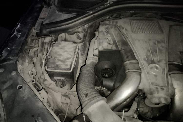 Used Mercedes-Benz GL-Class  Engine Bay Right