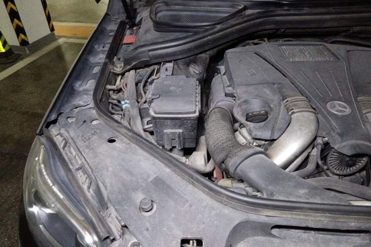 Used Mercedes-Benz GL-Class 2013 GL 500 4MATIC Engine Bay Right