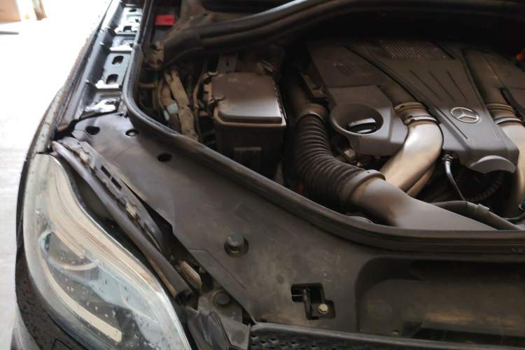 Used Mercedes-Benz GL-Class 2013 GL 500 4MATIC Engine Bay Right