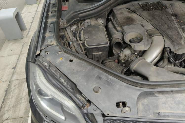 Used Mercedes-Benz GL-Class 2013 GL 500 4MATIC Engine Bay Right