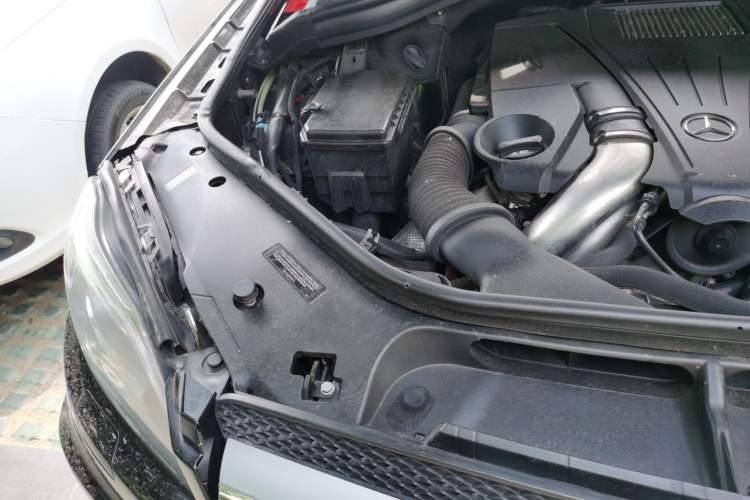 Used Mercedes-Benz GL-Class  Engine Bay Right