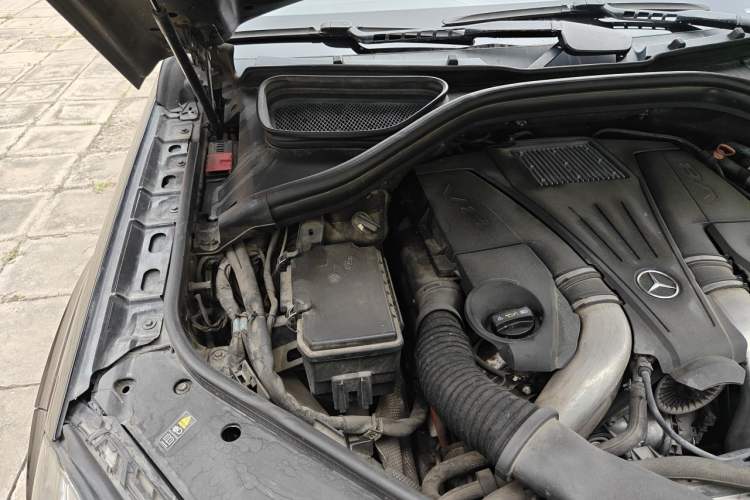 Used Mercedes-Benz GL-Class 2013 GL 500 4MATIC Engine Bay Right